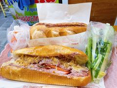 -Bánh Mì Huynh Hoa