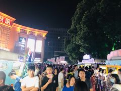 -月星家居广场-路面停车场