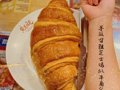 手瓜甘粗芝士鸡扒牛角包-黄恩记茶餐厅(杨箕店)