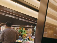 -钱小奴海鲜自助黑金店(杭州滨江龙湖店)