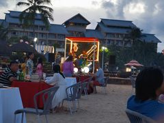 -亚龙湾希尔顿自助餐厅·海鲜·烧烤·沙滩BBQ·现场乐队