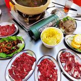 梧桐树下的老洋房露台真牛肉火锅