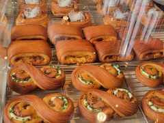 -VERIE BAKEHOUSE