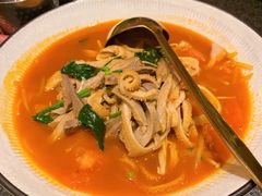 酸汤羊杂-丝路金桃·新疆菜(徐汇店)