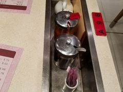 桌上的调料槽-池记(尖沙咀店)