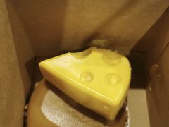 芝士咸蛋黄蛋糕-星巴克臻选(成都宽窄巷子店)