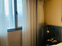 -和颐至尊酒店(上海徐家汇桂林公园地铁站店)