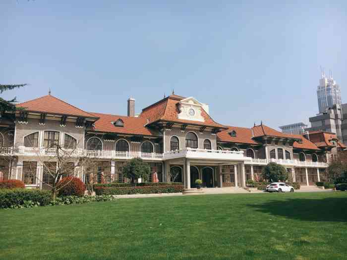 科学会堂国际会议厅-"一幢建于民国时期的混凝土木框结构的法国建.