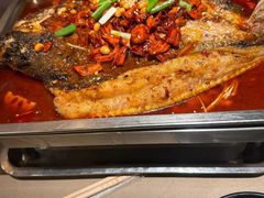 -鸣记脆皮烤鱼·海鲜烤鱼(三八广场店)