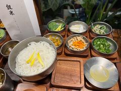 -银米·云南传统过桥米线(双廊黑金冠店)