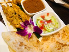 -Chom Cafe and Restaurant