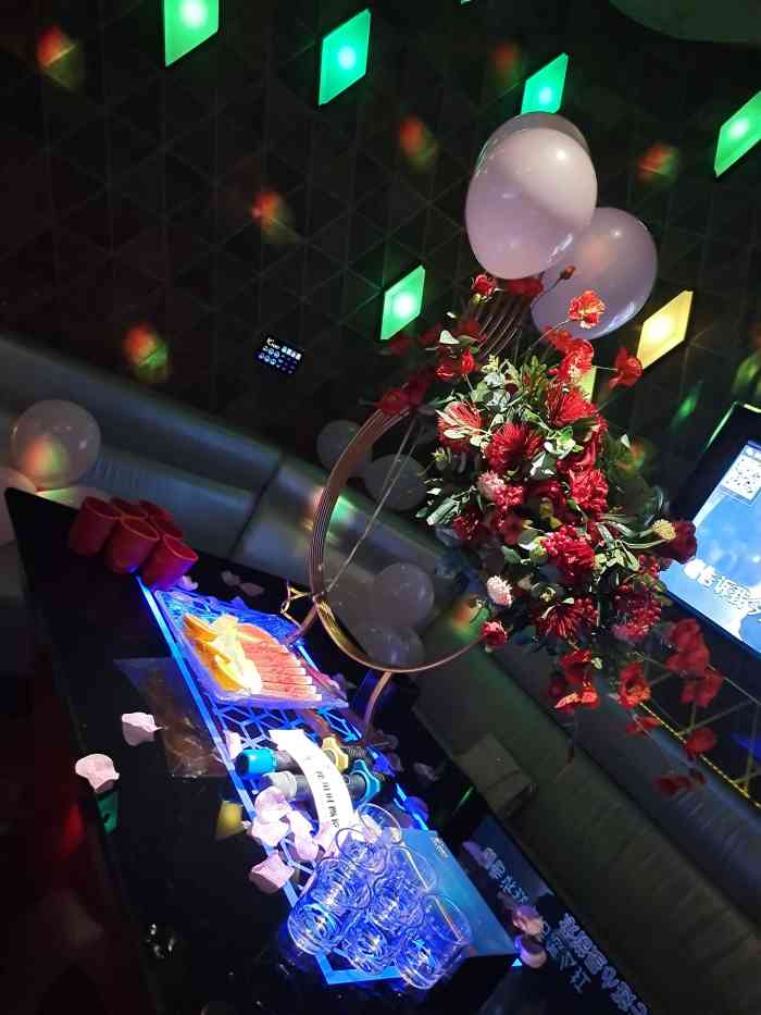 k 全国连锁ktv(绿地缤纷天地店)