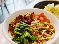 小锅米线-半山腰·云南菜(侨福芳草地店)