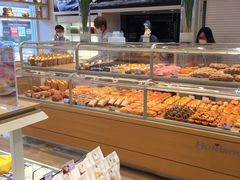 面包甜点陈列柜-好利来(南京路一店)