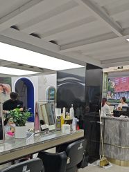 -苏奇发型·烫发染发