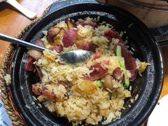 广式腊味煲仔饭-捞围鲜·港式打边炉(海阳路店)