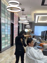 -AKOZO Beauty Salon