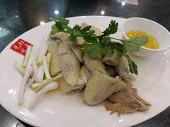 白斩鸡半只-红星光发煲仔饭(文海店)