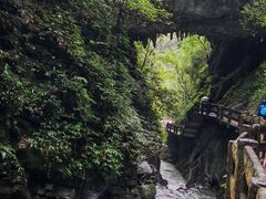 -龙水峡地缝景区