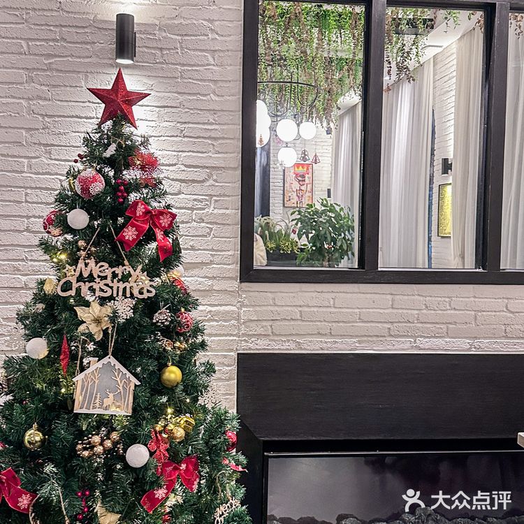 当然要来这家氛围感max餐厅过圣诞啦🎄