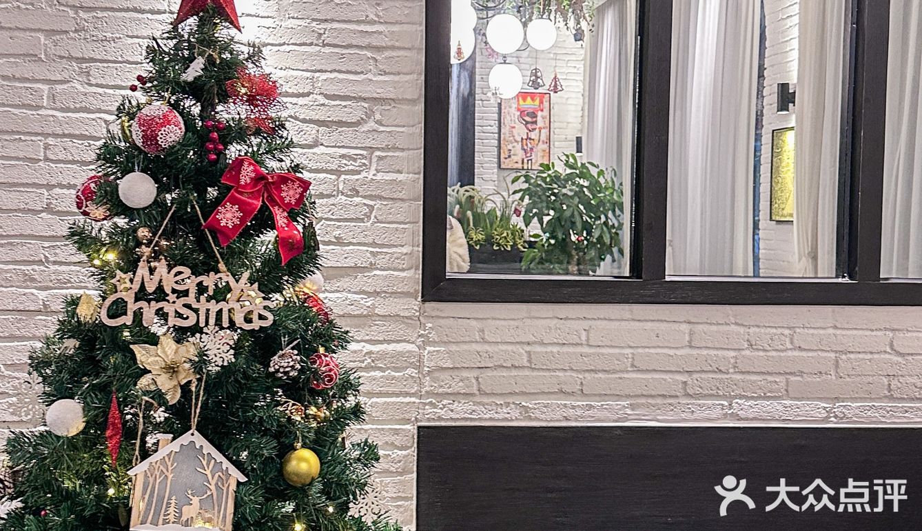 当然要来这家氛围感max餐厅过圣诞啦🎄