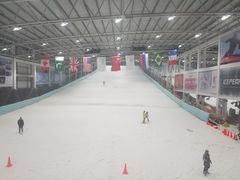 -乔波室内滑雪场
