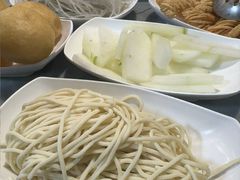 -光头药膳鸡(莱茵小镇店)