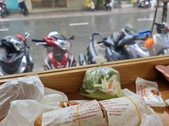 -Bánh Mì Huynh Hoa