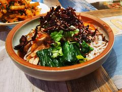 凉拌鸡丝米线过桥米线-滇越乘象云南餐厅(豆各庄店)