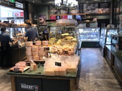 面包甜点陈列柜-东哥面包(江宁大润发店)