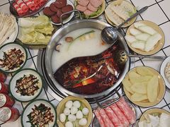 骨汤鸳鸯锅-龙奎老牛市井火锅