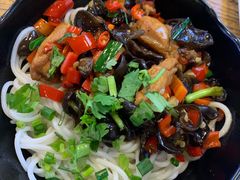 辣爆小公鸡拌粉-HCC 家乡鸡(恩广店)