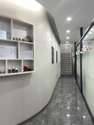 -苗方清颜专业祛痘·皮肤管理