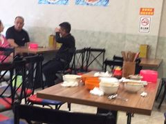 大堂-继红顺河抄手名小吃