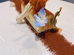 提拉米苏配杏仁脆片-Ponte 意大利餐厅