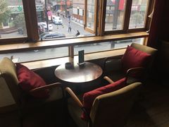 靠窗位-雕刻时光咖啡馆(南院门店)