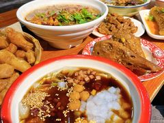 -爆炸头阿姨小四川正宗川味小吃(无任何分店)