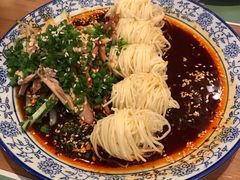 -临界音乐酒馆·小龙虾·江湖菜(华熙LIVE·鱼洞店)