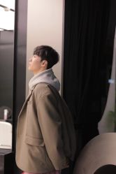 -一家只做男发烫染的店