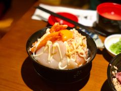 三文鱼火山丼-魔丼屋(日月光店)