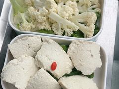 -茅草房·河畔园林火锅