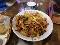 -富正毅三下锅·湘西韵味(天门山索道店)