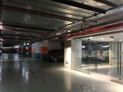 -绿地缤纷城-停车场