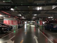 -苏宁广场-停车场