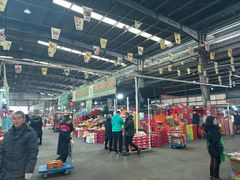 -上海龙吴水胜海发市场