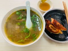 -黄阿姨锅贴大王(万航渡路店)