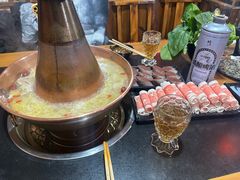 -果松木炭酸菜铜火锅·外婆参鸡汤