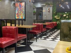 -愉肴麻辣香锅(中山路店)