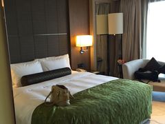 -上海滴水湖皇冠假日酒店