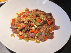 小炒黄牛肉-凤凰湘语·平价海鲜餐厅(浦东旗舰店)